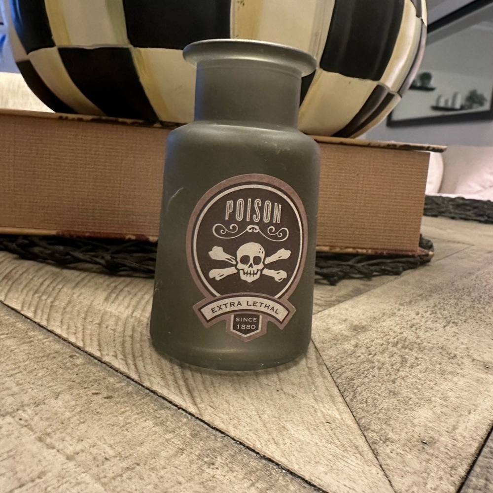 Small poison jar